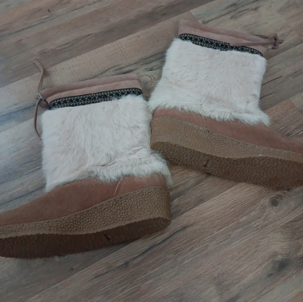 Bearpaw Rabbit Fur Mid-Calf Wedge Boots Sz 10